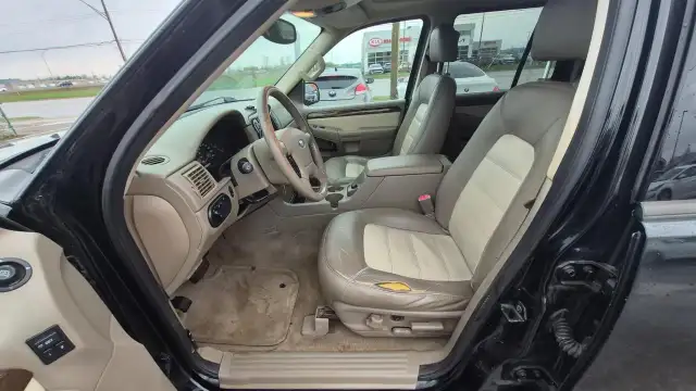 2004 Ford Explorer Eddie Bauer, UNDERCOATED, CLEAN, CERTIFIED - Photo 9