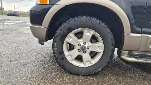 2004 Ford Explorer Eddie Bauer, UNDERCOATED, CLEAN, CERTIFIED - Photo 15