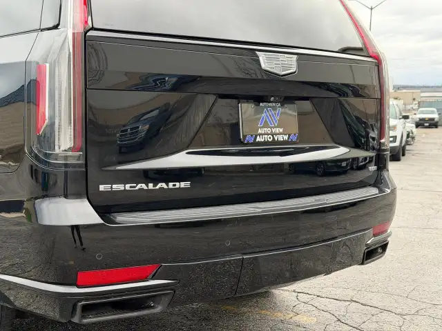 2021 Cadillac Escalade Sport 600 CLEAN CARFAX - Photo 16