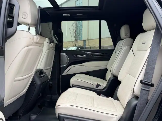2021 Cadillac Escalade Sport 600 CLEAN CARFAX - Photo 38