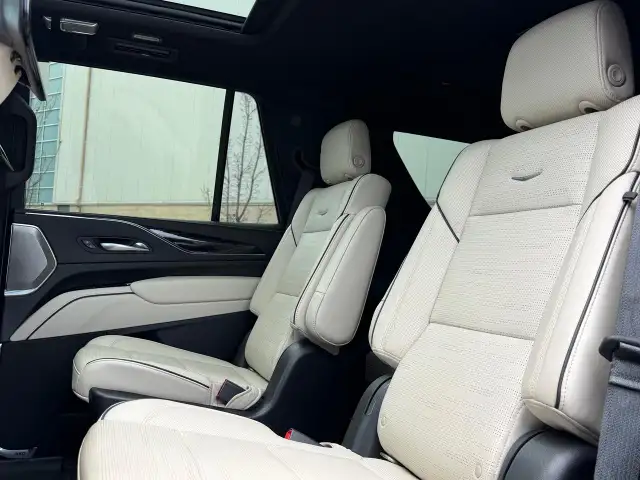 2021 Cadillac Escalade Sport 600 CLEAN CARFAX - Photo 39