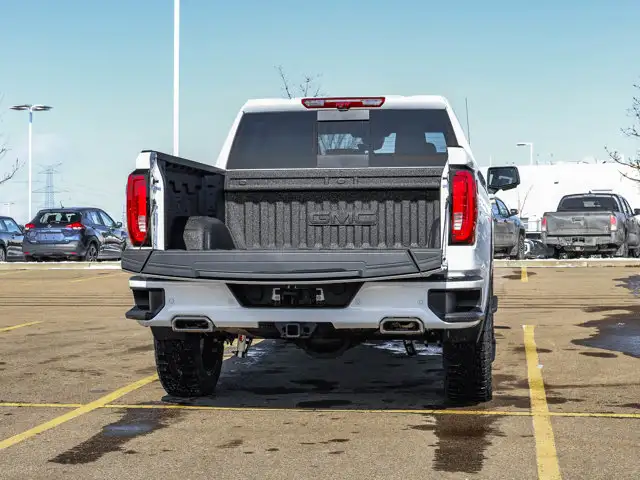 2026 GMC Sierra 1500 AT4 - Photo 9