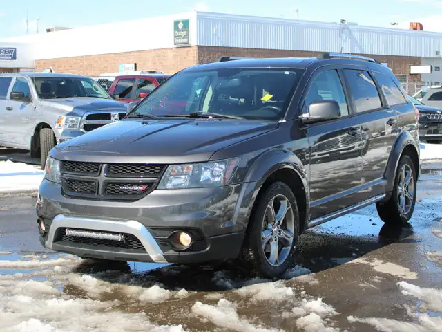 2017 Dodge Journey Crossroad  No Accidents | Heated Seats | V6 - Photo 6