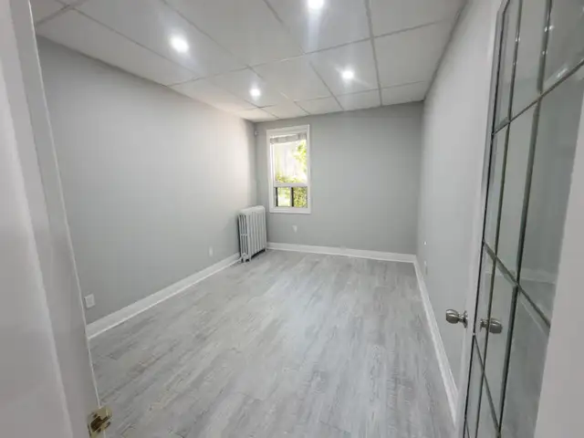 BRIGHT, OPEN-CONCEPT COMMERCIAL SPACE – READY FOR IMMEDIATE USE - Photo 2