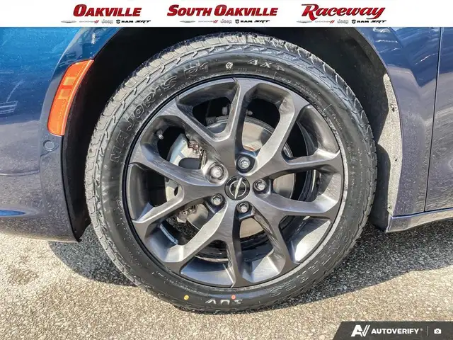 2023 Chrysler Pacifica TOURING L | 360 CAMERA | S APPEARANCE PKG - Photo 6