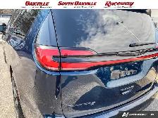 2023 Chrysler Pacifica TOURING L | 360 CAMERA | S APPEARANCE PKG - Photo 11
