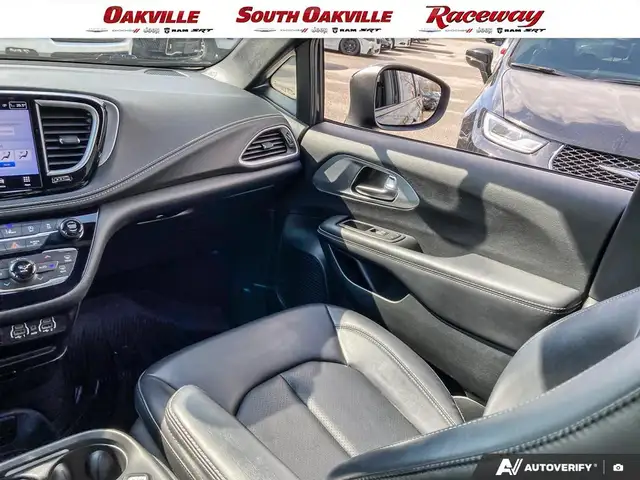 2023 Chrysler Pacifica TOURING L | 360 CAMERA | S APPEARANCE PKG - Photo 25