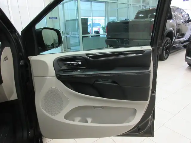 DODGE GRAND-CARAVAN 2017 SXT PREMIUM PLUS STOW-N-GO TOUT EQUIPE - Photo 10