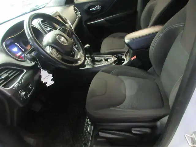 JEEP CHEROKEE 2019 SPORT 4X4 V-6 3.2 LITRES SIEGES   VOLANT CHAU - Photo 5