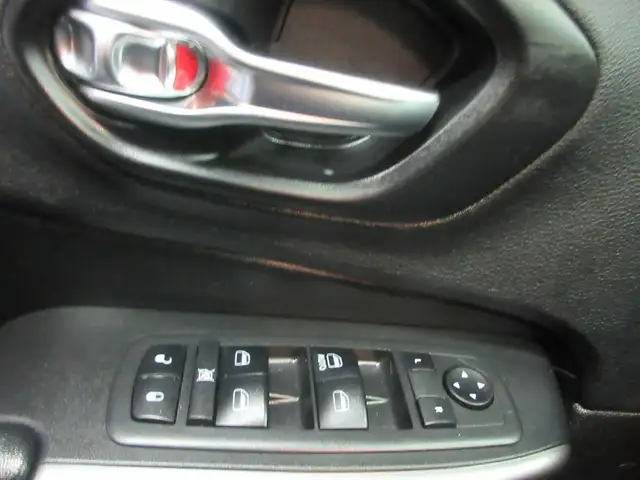 JEEP CHEROKEE 2019 SPORT 4X4 V-6 3.2 LITRES SIEGES   VOLANT CHAU - Photo 11