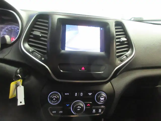 JEEP CHEROKEE 2019 SPORT 4X4 V-6 3.2 LITRES SIEGES   VOLANT CHAU - Photo 16