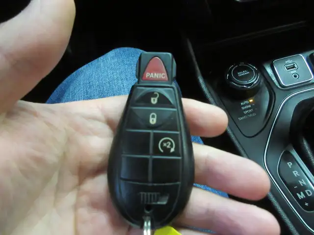 JEEP CHEROKEE 2019 SPORT 4X4 V-6 3.2 LITRES SIEGES   VOLANT CHAU - Photo 19