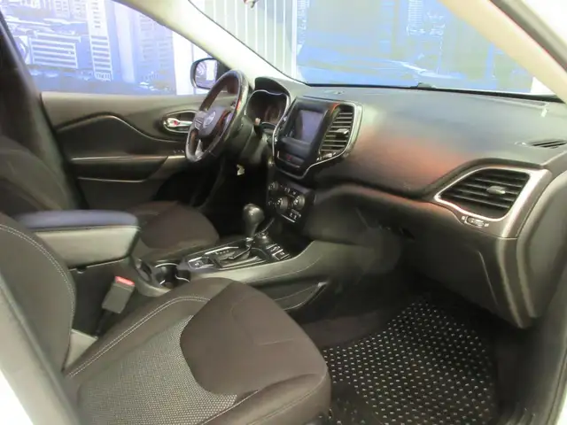 JEEP CHEROKEE 2019 SPORT 4X4 V-6 3.2 LITRES SIEGES   VOLANT CHAU - Photo 24