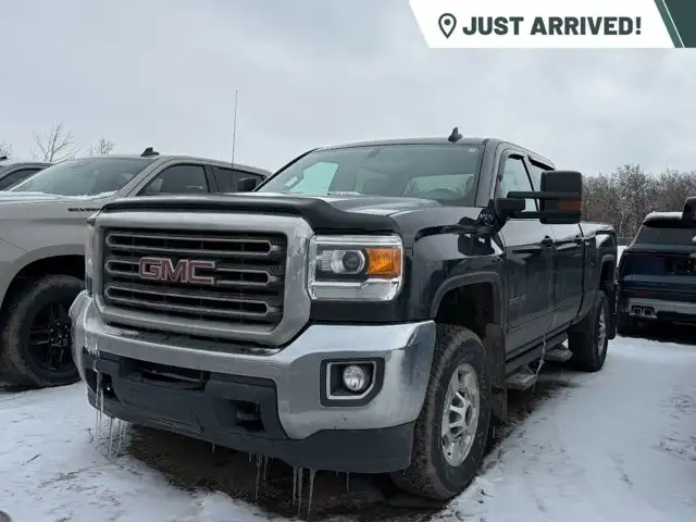 2015 GMC Sierra 2500HD SLE 4WD Crew Cab | HD Trailering Package