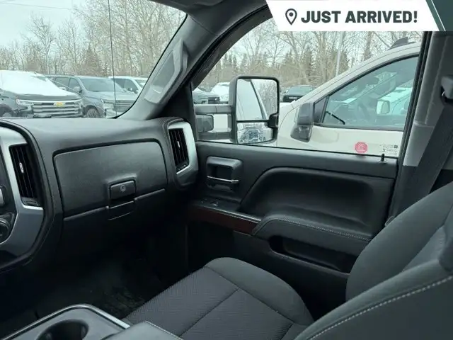 2015 GMC Sierra 2500HD SLE 4WD Crew Cab | HD Trailering Package - Photo 9