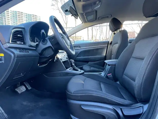 2017 Hyundai Elantra EXTRA CLEAN-AUTOMATIC-BLUETOOTH & MORE! - Photo 9
