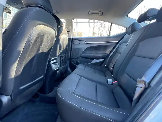 2017 Hyundai Elantra EXTRA CLEAN-AUTOMATIC-BLUETOOTH & MORE! - Photo 11