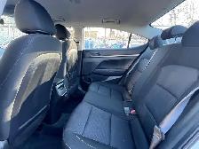 2017 Hyundai Elantra EXTRA CLEAN-AUTOMATIC-BLUETOOTH & MORE! - Photo 12