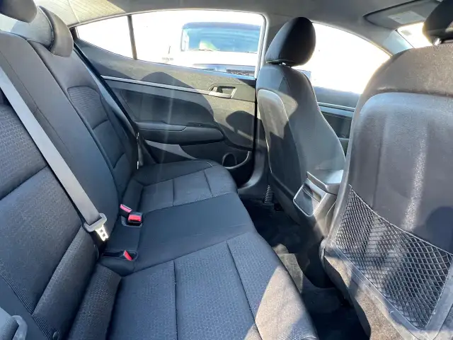2017 Hyundai Elantra EXTRA CLEAN-AUTOMATIC-BLUETOOTH & MORE! - Photo 15