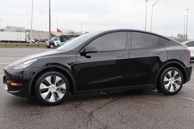 2022 Tesla Model Y - Photo 3