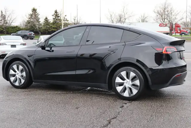 2022 Tesla Model Y - Photo 5