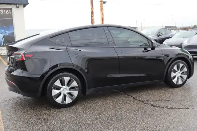 2022 Tesla Model Y - Photo 7