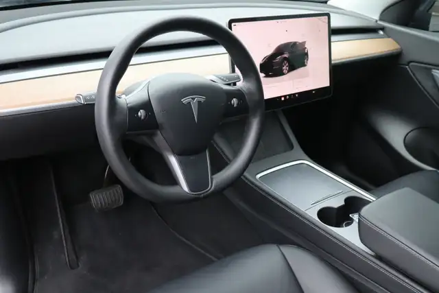 2022 Tesla Model Y - Photo 9