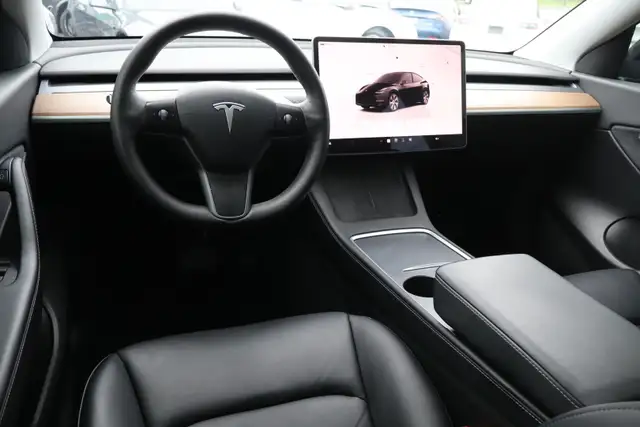 2022 Tesla Model Y - Photo 10
