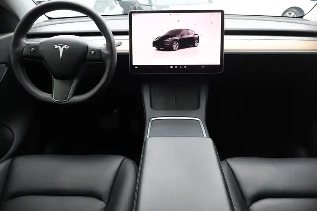 2022 Tesla Model Y - Photo 11