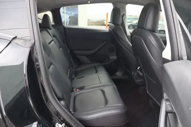 2022 Tesla Model Y - Photo 15