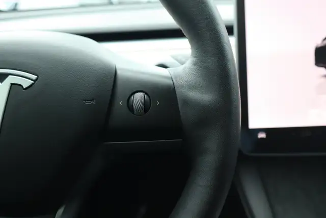 2022 Tesla Model Y - Photo 17