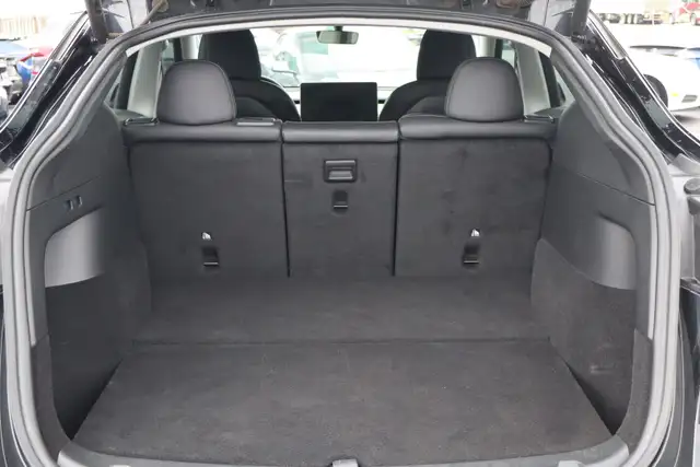 2022 Tesla Model Y - Photo 25