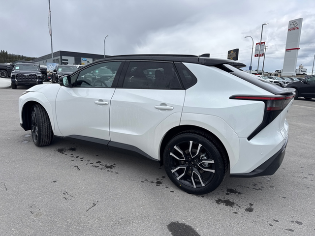 2026 Toyota bZ Limited 10K TOTAL REBATE - Photo 3