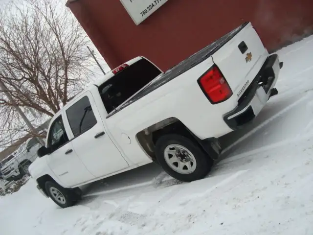 2015 Chevrolet Silverado 1500 CREW CAB 4X4 - Photo 2