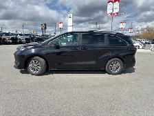 2026 Toyota Sienna LE 8-Passenger AWD - Hybrid - Photo 2
