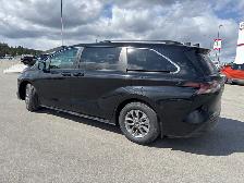 2026 Toyota Sienna LE 8-Passenger AWD - Hybrid - Photo 3