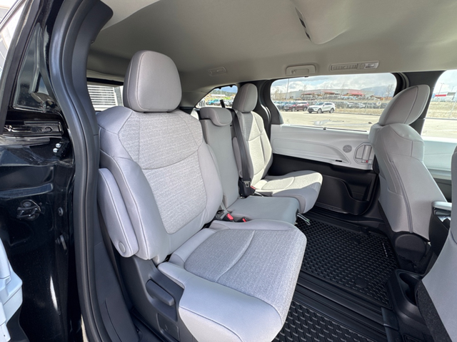 2026 Toyota Sienna LE 8-Passenger AWD - Hybrid - Photo 8