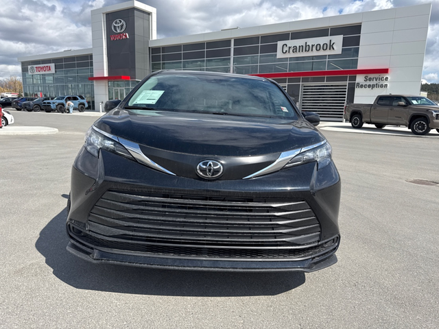 2026 Toyota Sienna LE 8-Passenger AWD - Hybrid - Photo 13