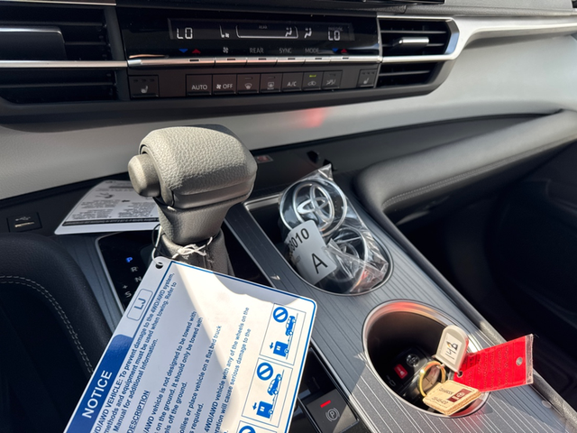 2026 Toyota Sienna LE 8-Passenger AWD - Hybrid - Photo 16