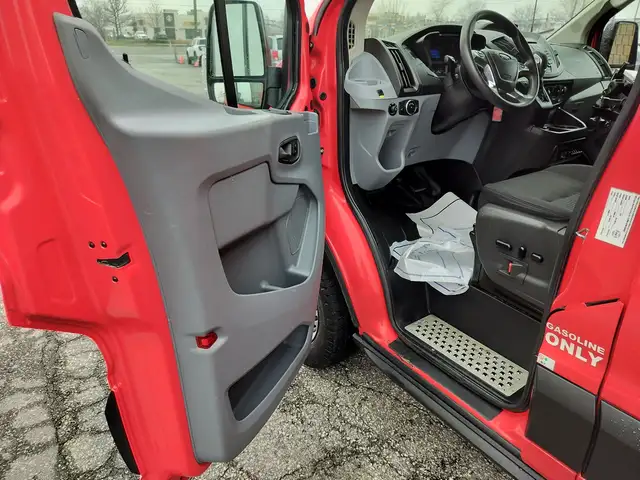 2019 Ford Transit T-250 Van | No Accidents Reported | Roof Rack - Photo 9