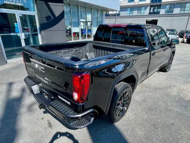 2024 GMC Sierra 1500 4WD Crew Cab 157' Elevation DIESEL LOADED X - Photo 10