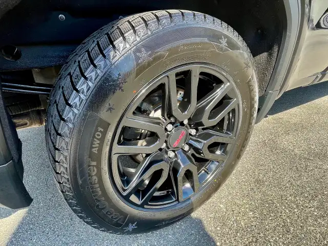 2024 GMC Sierra 1500 4WD Crew Cab 157' Elevation DIESEL LOADED X - Photo 11