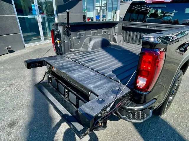 2024 GMC Sierra 1500 4WD Crew Cab 157' Elevation DIESEL LOADED X - Photo 14