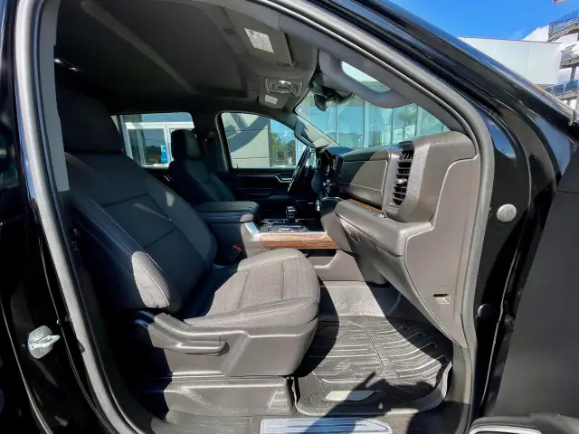 2024 GMC Sierra 1500 4WD Crew Cab 157' Elevation DIESEL LOADED X - Photo 17