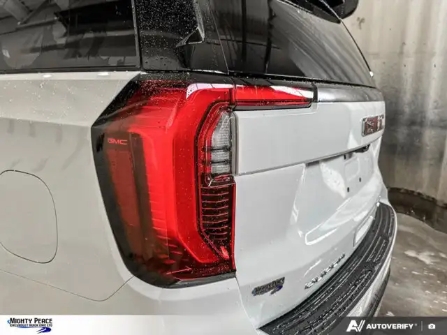 2026 GMC Yukon AT4 Ultimate - Photo 10