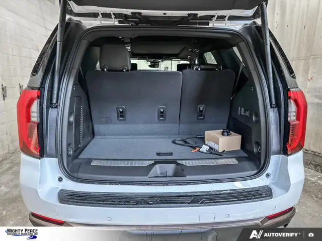 2026 GMC Yukon AT4 Ultimate - Photo 11