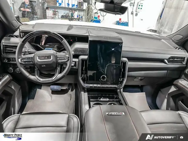 2026 GMC Yukon AT4 Ultimate - Photo 23