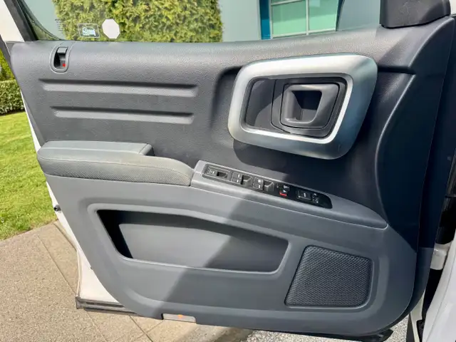 2008 Honda Ridgeline RTS 4WD Crew Cab AUTO A/C LOCAL BC TRUCK - Photo 12