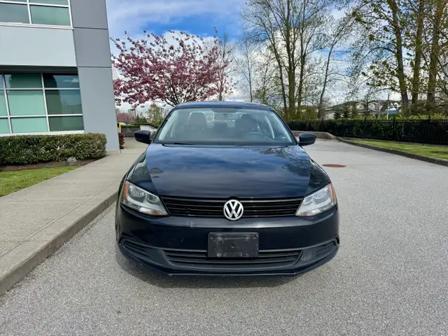 2011 Volkswagen Jetta Sedan 4dr 2.0L Auto Trendline - Photo 5