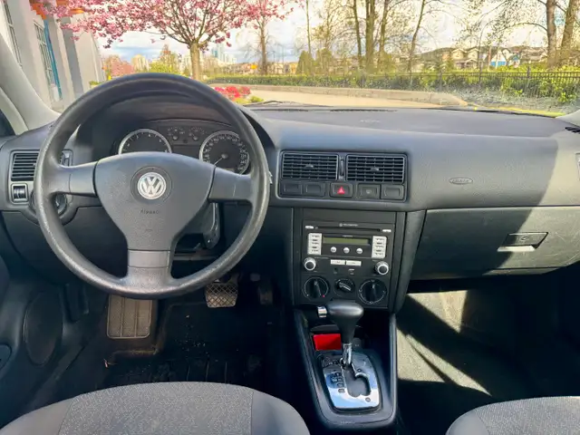 2009 Volkswagen CITY GOLF HB AUTOMATIC A/C LOCAL BC 144,000KM - Photo 6